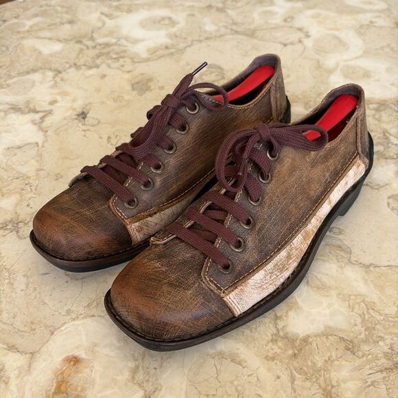 John Fluevog Tough Loves  Fondly Distressed Leather Lace Up Shoes - Picture 4 of 15